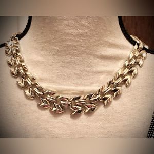 Vintage gold tone 17 1/2” necklace